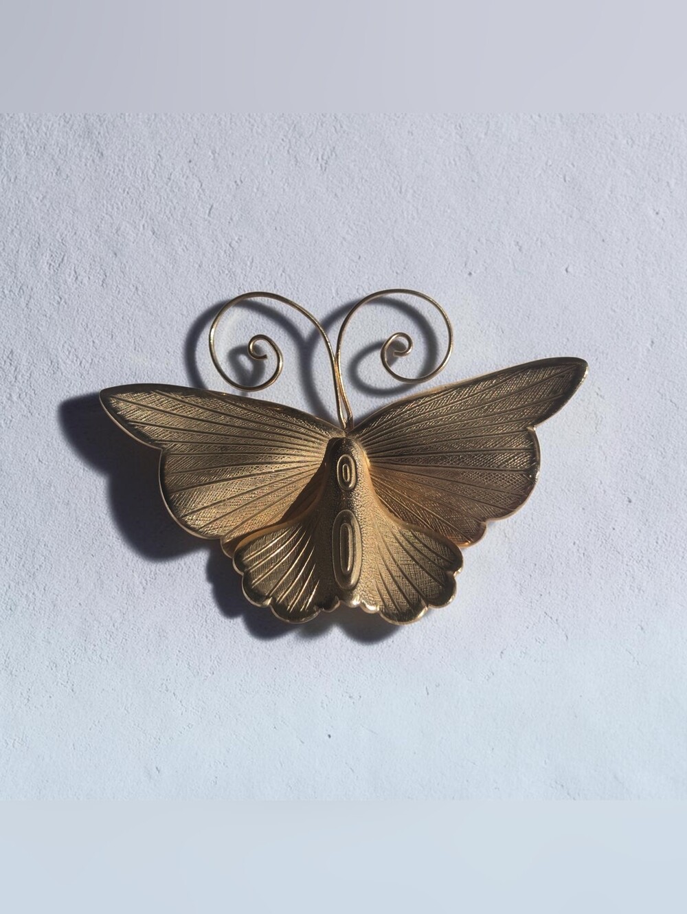Giovanni Goldtone Butterfly Broach - Elegant